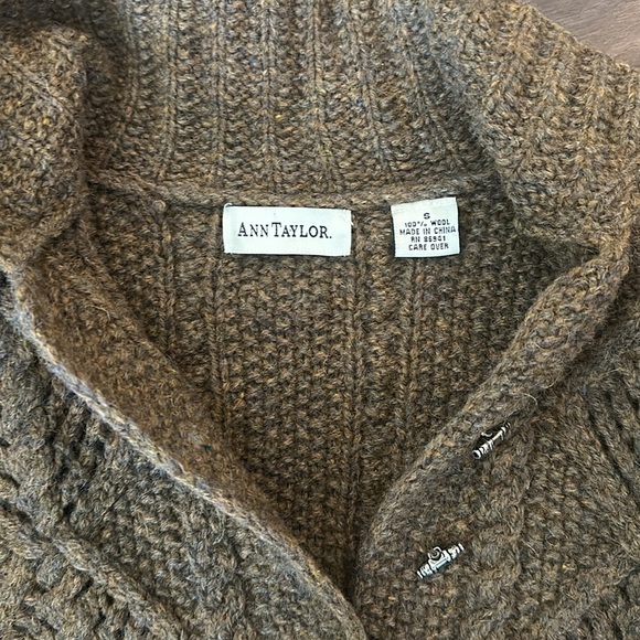 Ann Taylor sweater size small cardigan - Picture 5 of 7
